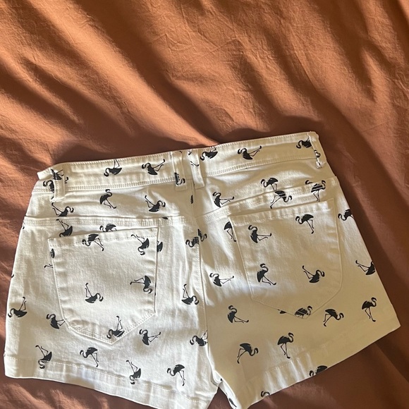 Guess short shorts - Picture 2 of 2